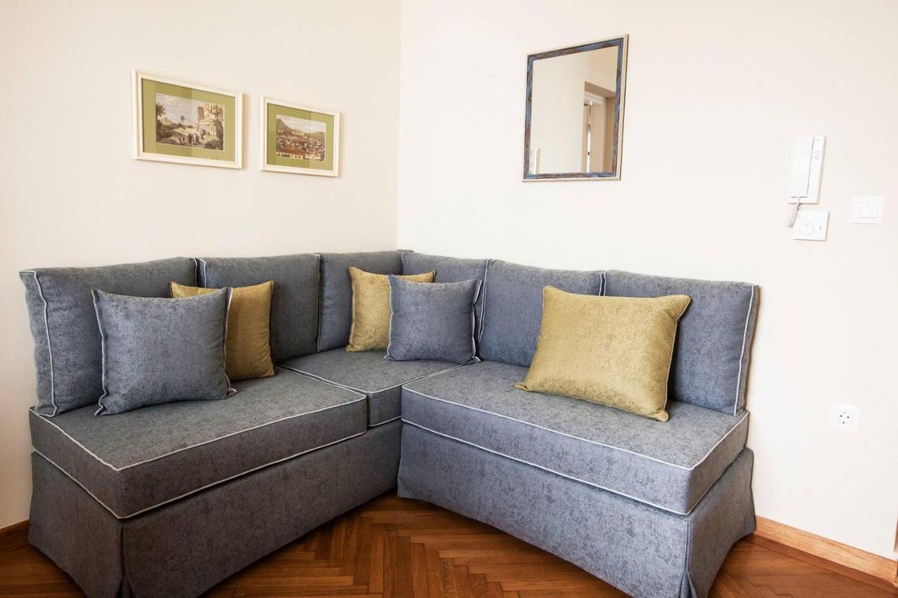 Pagrati Hilton Location Bentzi Family Suite 5 아테네 외부 사진